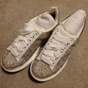 STEVE MADDEN woman's size 8 with bling tennis shoes. NIB